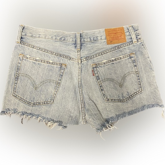 Levi’s 501 jean shorts - Picture 2 of 7